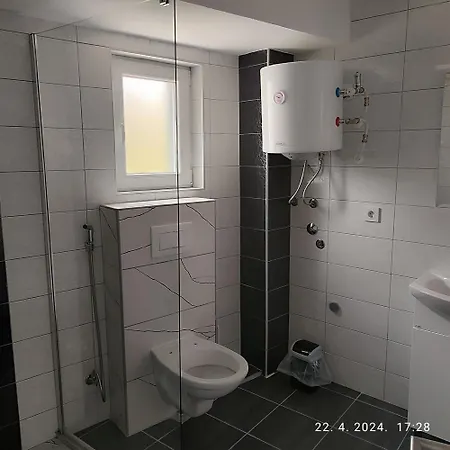 Apartman Numero Uno شقة فوغوشتشا